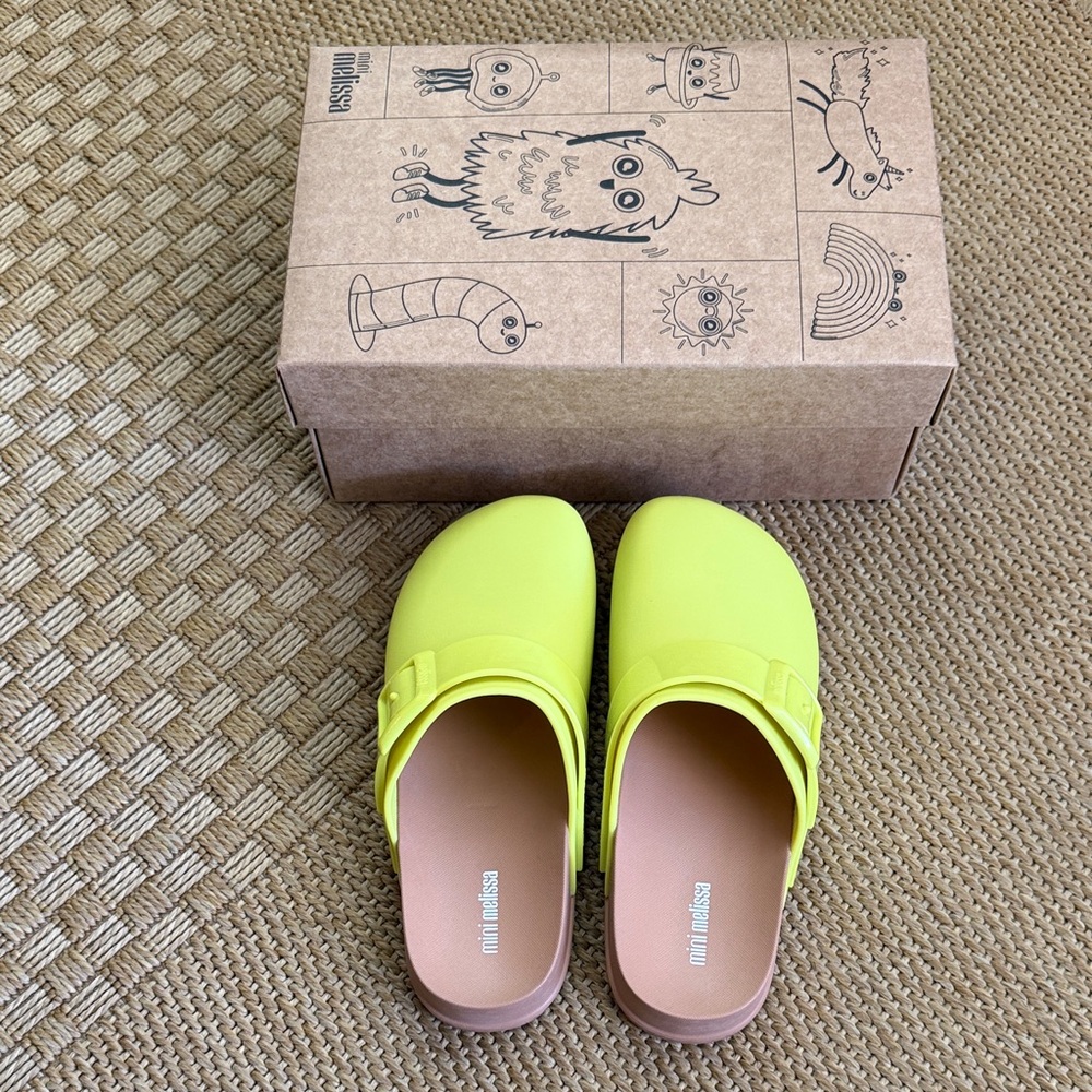 Mini Melissa Kids’ Green/Brown Water Resistant Cozy Clog—1 - Picture 3 of 12